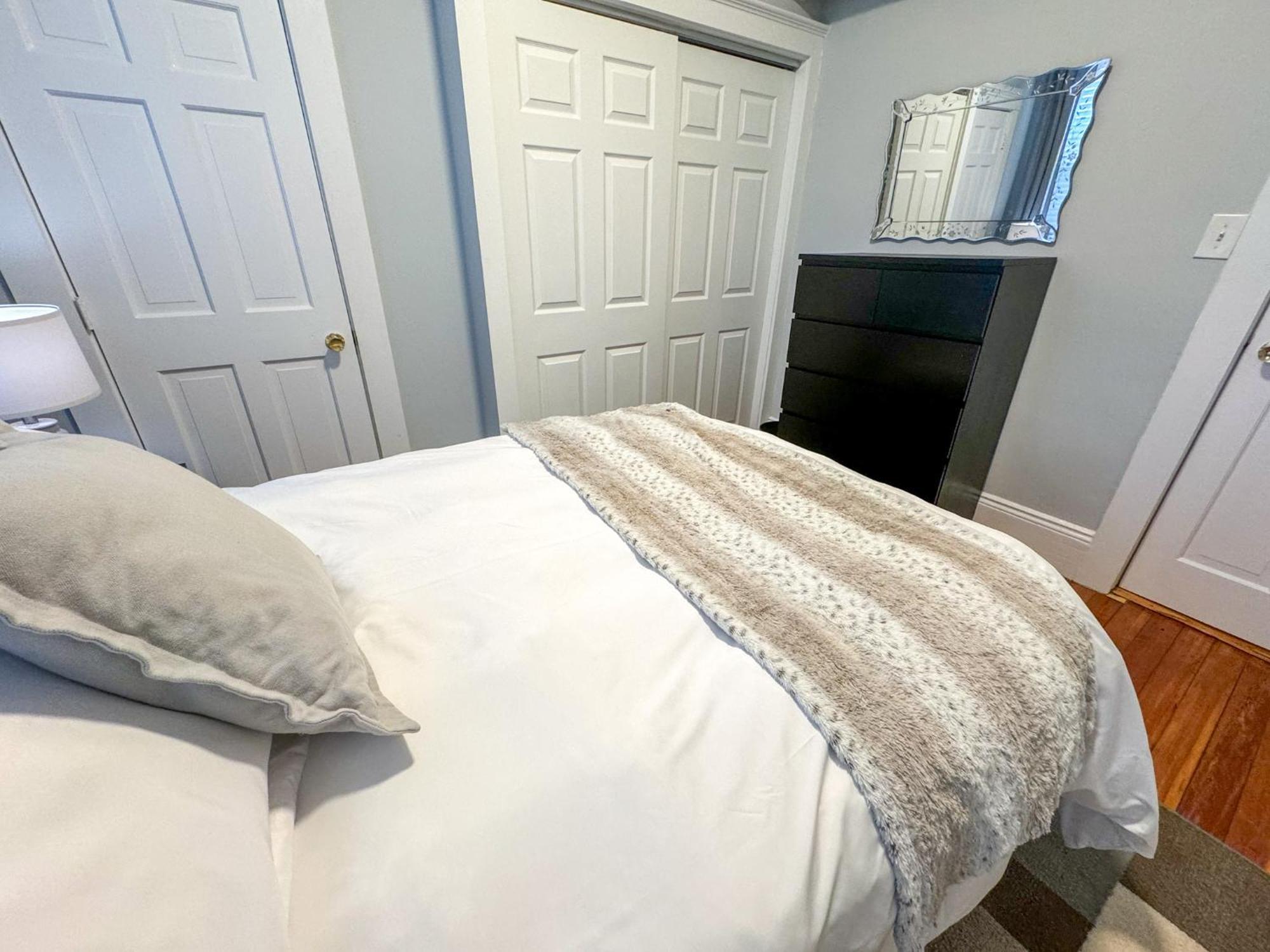 דירות ברוקלין Huge,3 Bed,2Bath,Public Transport,Boston,Sleeps 9 מראה חיצוני תמונה